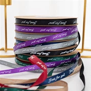 Svileni trak v oblačilih